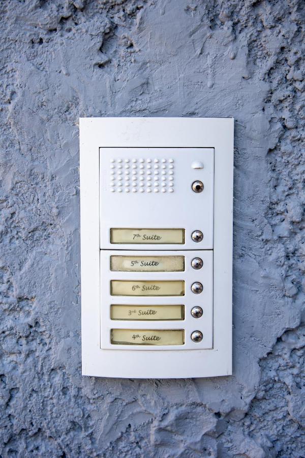 Seven Heaven Premium Suites Thessaloniki Exterior photo